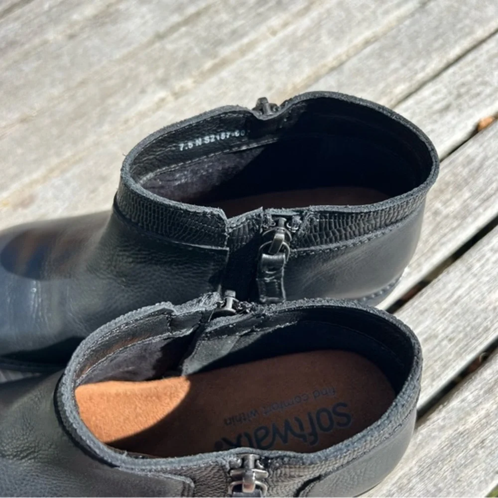 WOMEN'S SOFTWALK RUBI BOOTIES black size 7.5‎ N